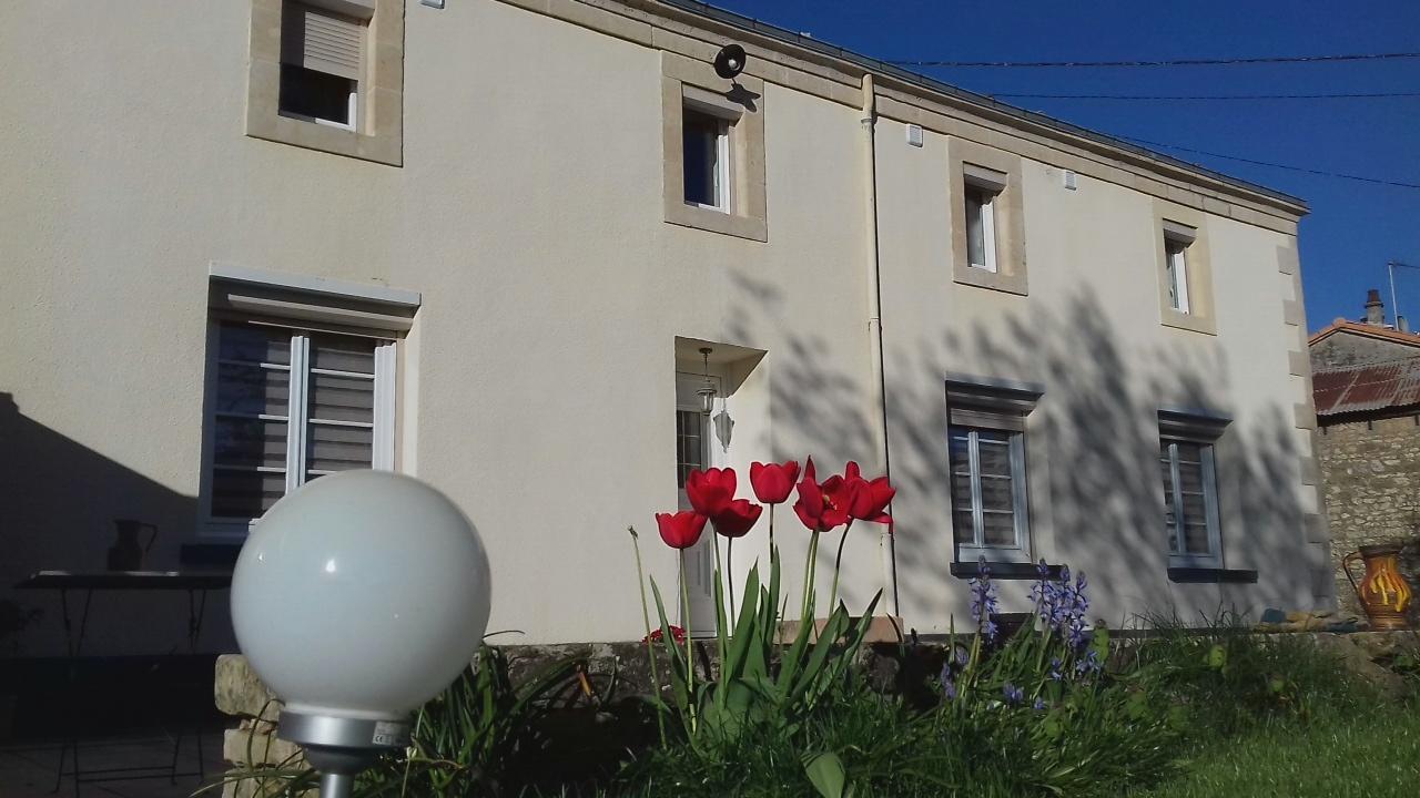 לינה וארוחת בוקר Saint-Pompain Entre Marais Et Gatine מראה חיצוני תמונה